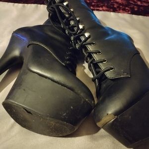 🖤 Well Worn Pleasers 🖤